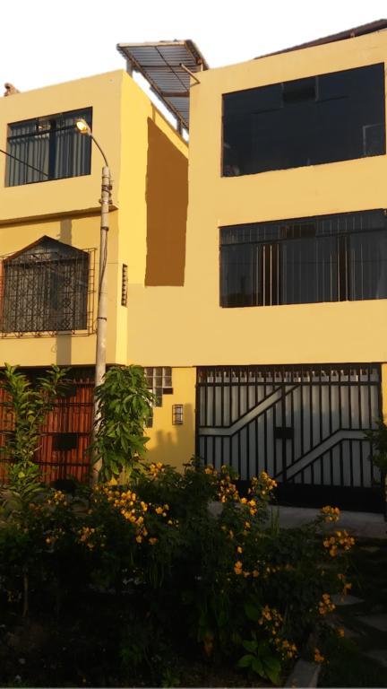 Residencial El Sol De Los Pinos Acomodação com café da manhã Trujillo Exterior foto