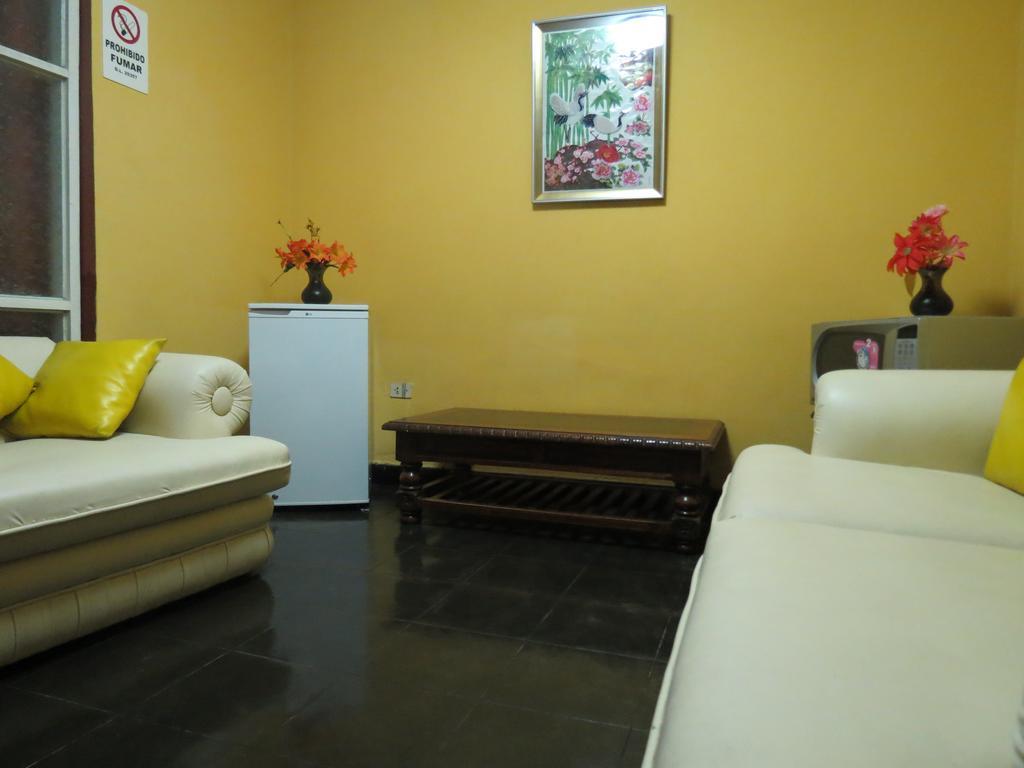 Residencial El Sol De Los Pinos Acomodação com café da manhã Trujillo Exterior foto