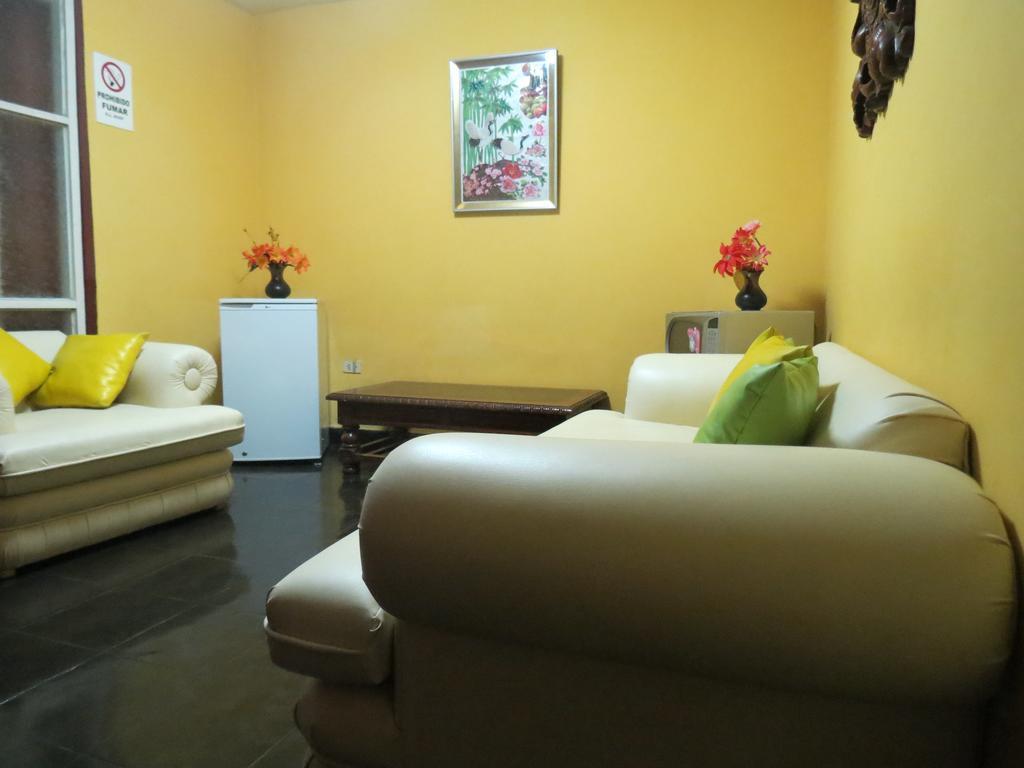 Residencial El Sol De Los Pinos Acomodação com café da manhã Trujillo Exterior foto