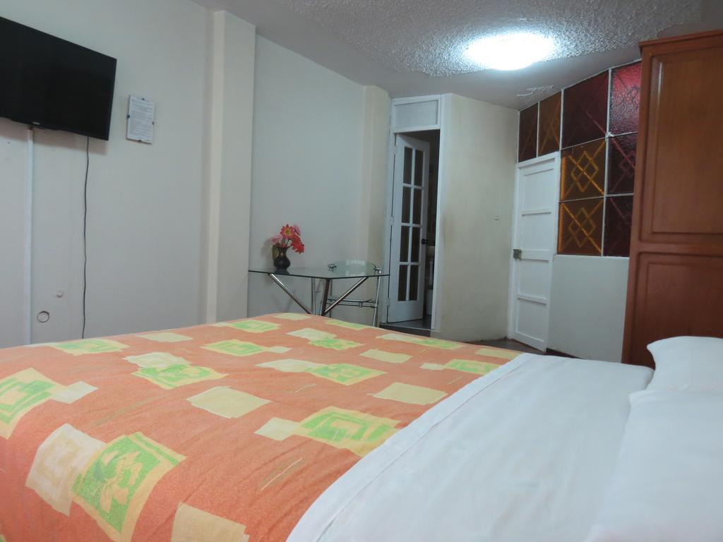 Residencial El Sol De Los Pinos Acomodação com café da manhã Trujillo Exterior foto