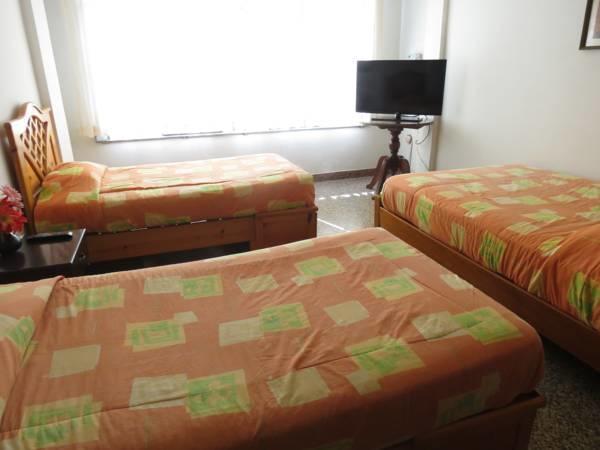 Residencial El Sol De Los Pinos Acomodação com café da manhã Trujillo Exterior foto